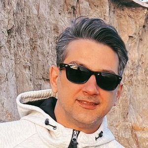 Meet your Posher, Hooman